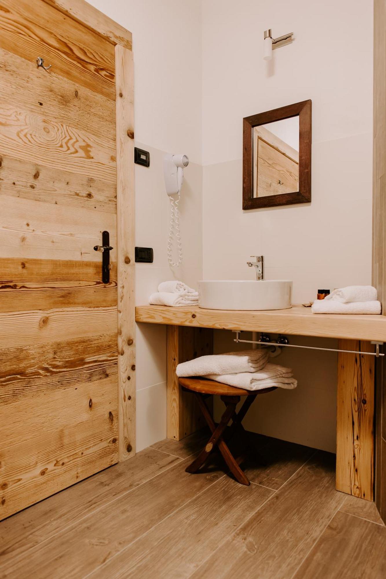 Fra Rose E Mughi Panzió Domegge di Cadore Kültér fotó