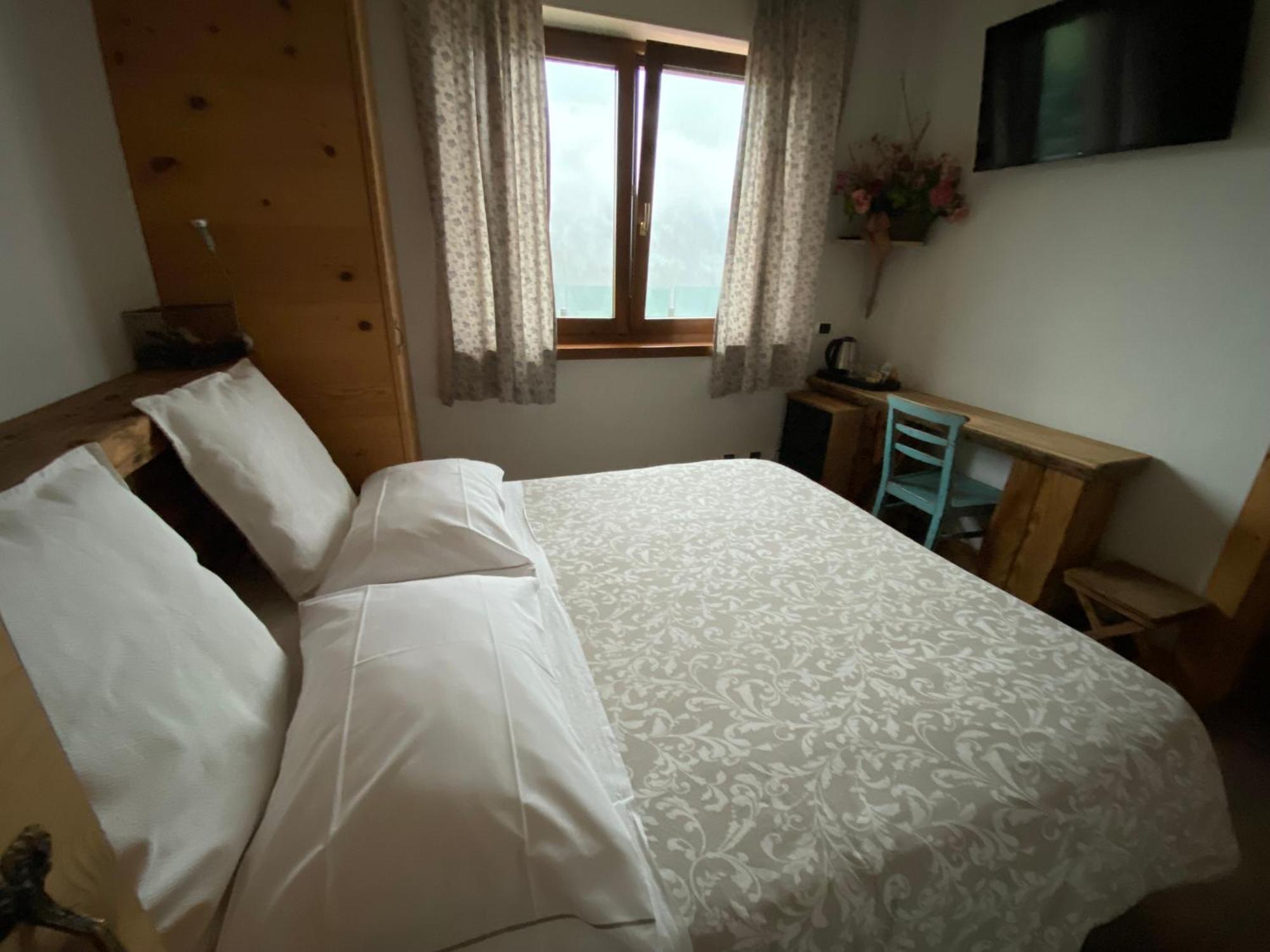 Fra Rose E Mughi Panzió Domegge di Cadore Kültér fotó